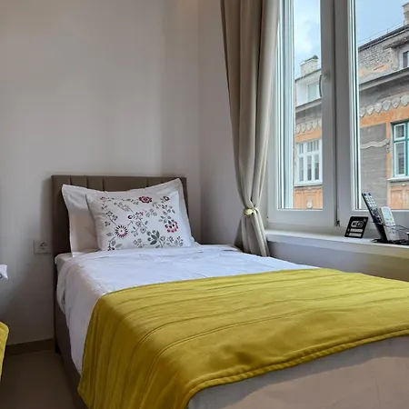 Apartment East Meets West